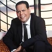 FERNANDO VILLALONA EN NOCHE DE ROMANCE